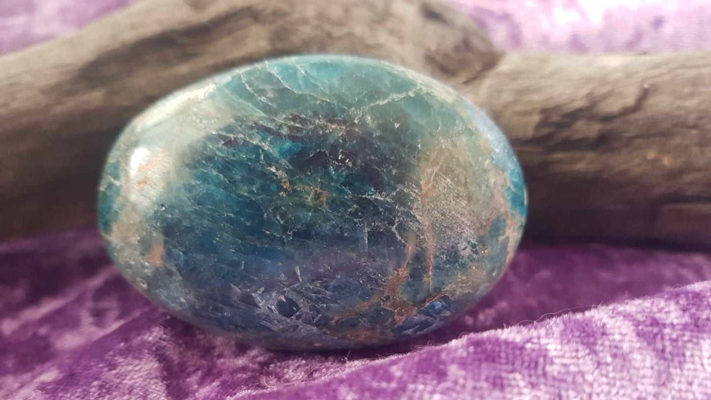Apatite Palmstone