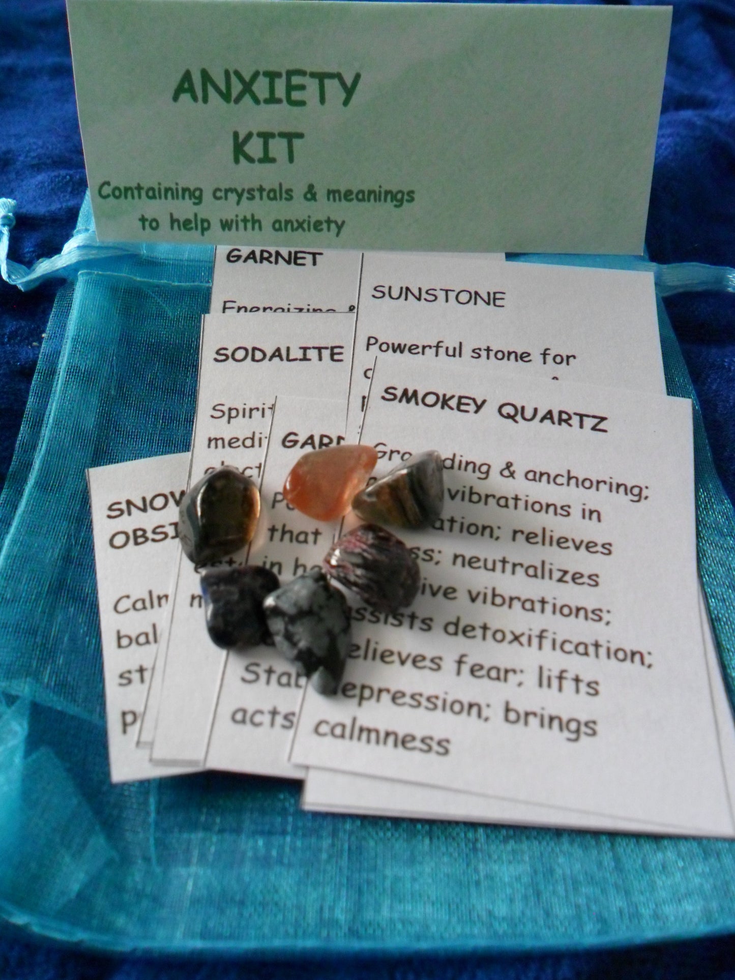 Anxiety crystal kit - containing 6 crystals to help cope with anxiety.